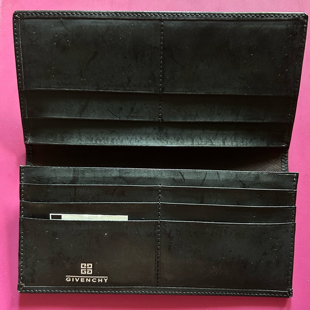 Givenchy Elegant Brown Woman’s Wallet